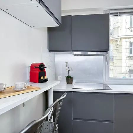 Chic Flat With A Garden Near Trocadero Apartment *